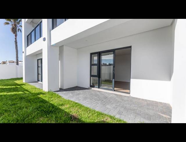 4 BEDROOM TOWNHOUSE FOR SALE IN MELKBOSSTRAND